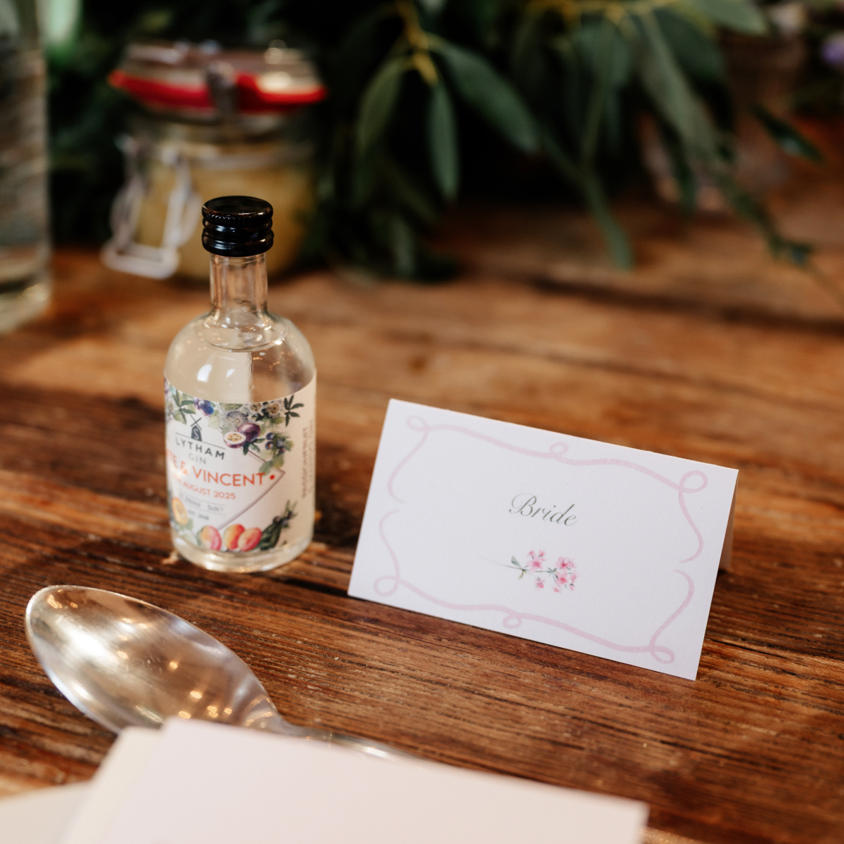K&V – Bride Namecard